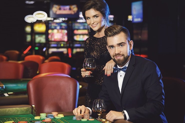 AduQ payout confirmation showing hand comparison and settlement on indoslot88 login